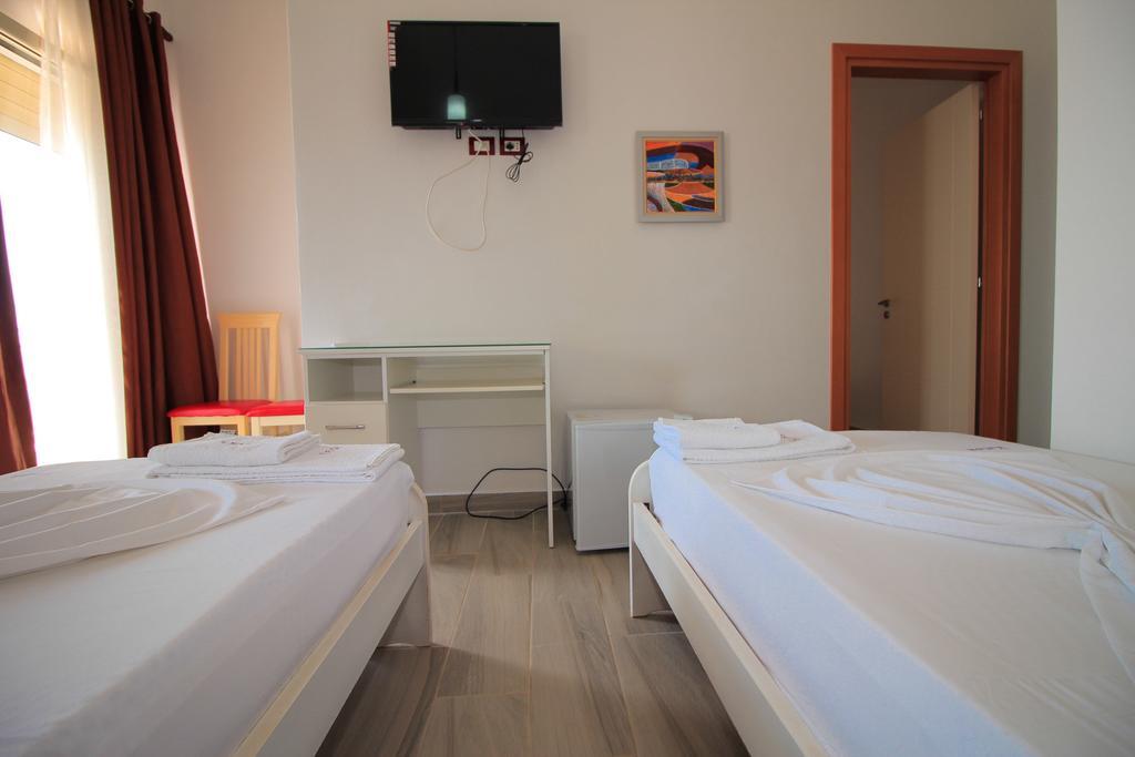 Hotel Keisa Dhërmi Exteriör bild