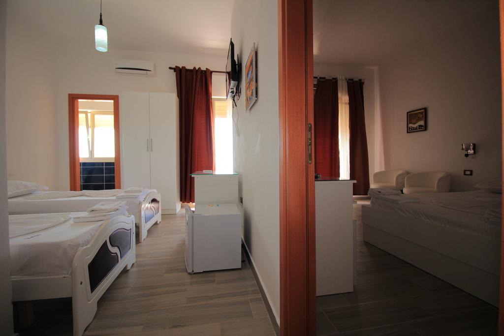 Hotel Keisa Dhërmi Exteriör bild