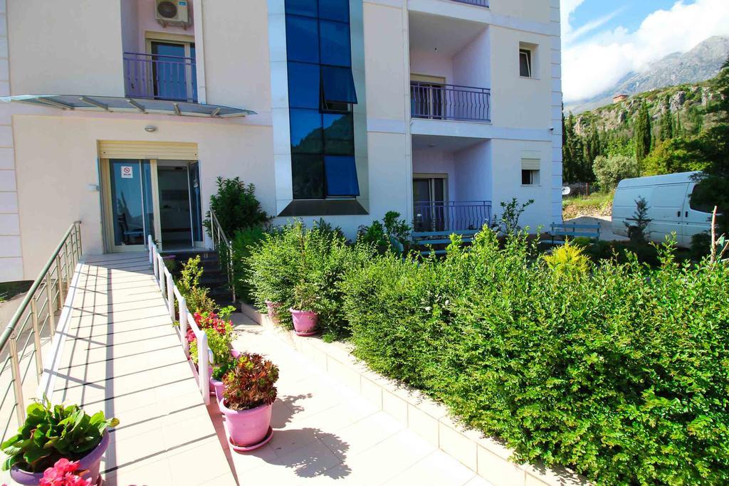 Hotel Keisa Dhërmi Exteriör bild