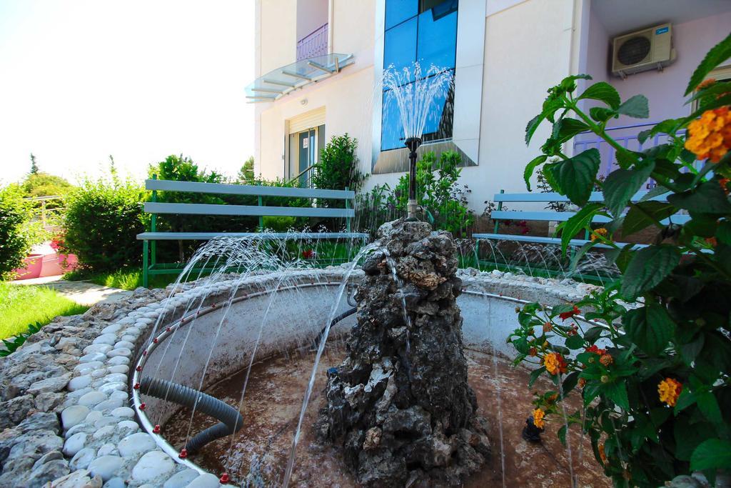 Hotel Keisa Dhërmi Exteriör bild